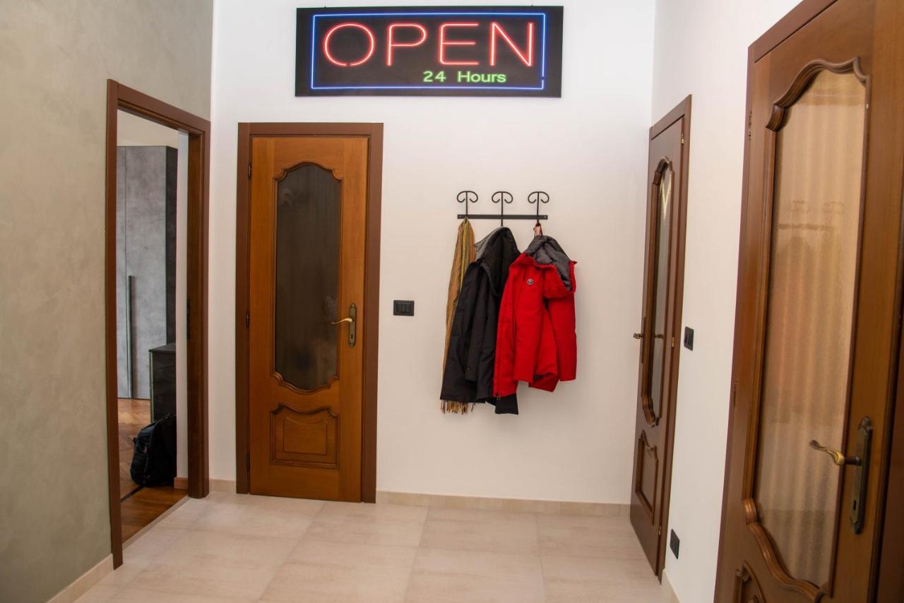 Apartamento A Casa Di Ivy E Baby Turín Exterior foto
